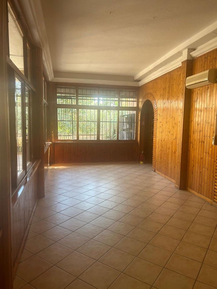 120m² Commercial property in Rome, Italy No. 369772