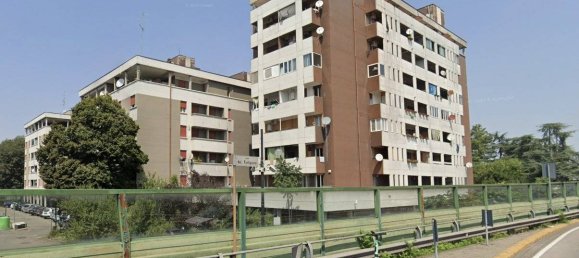 1 room Commercial property in Reggio Emilia, Italy No. 10413 9