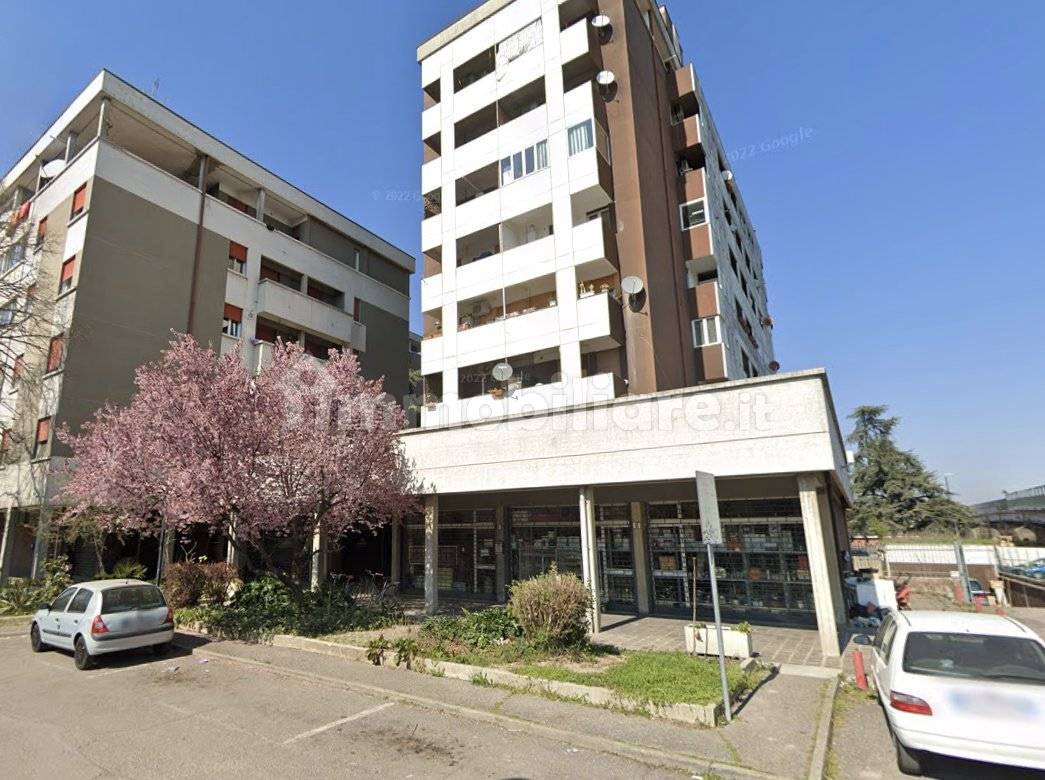 1 room Commercial property in Reggio Emilia, Italy No. 10413