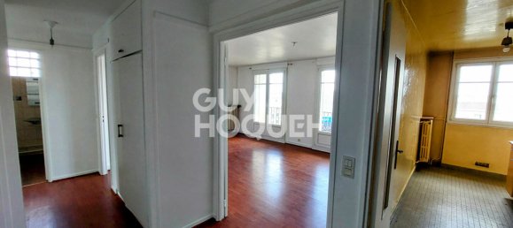 Apartamento de 1 dormitorio en Rosny-sous-Bois, France No. 165880 2