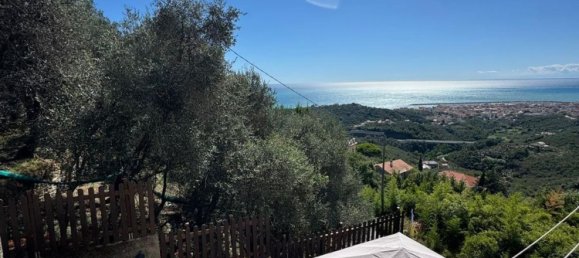 5 bedrooms Villa in Cogorno, Italy No. 312677 3