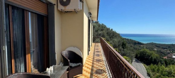 5 bedrooms Villa in Cogorno, Italy No. 312677 24