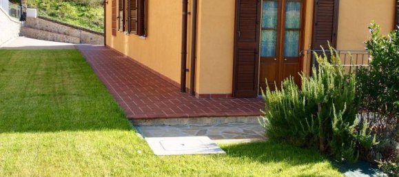 5 bedrooms Villa in Castiglione di Garfagnana, Italy No. 188137 7