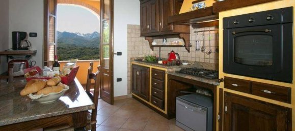 5 bedrooms Villa in Castiglione di Garfagnana, Italy No. 188137 11