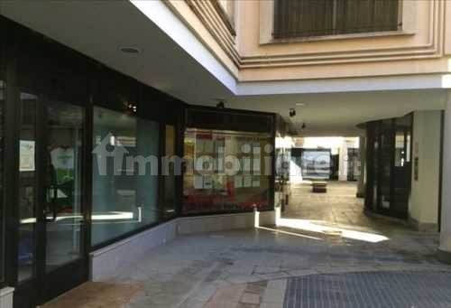 1 room Commercial property in Varese, Italy No. 91799
