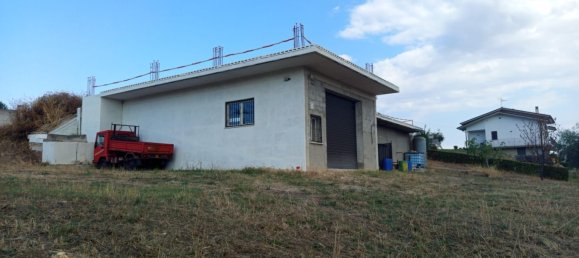 Склад 300м² в Ланчано, Италия № 317666 48