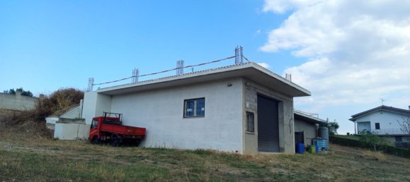 Склад 300м² в Ланчано, Италия № 317666 49