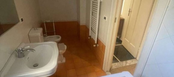 5-salle Appartement à Genoa, Italy No. 195280 9