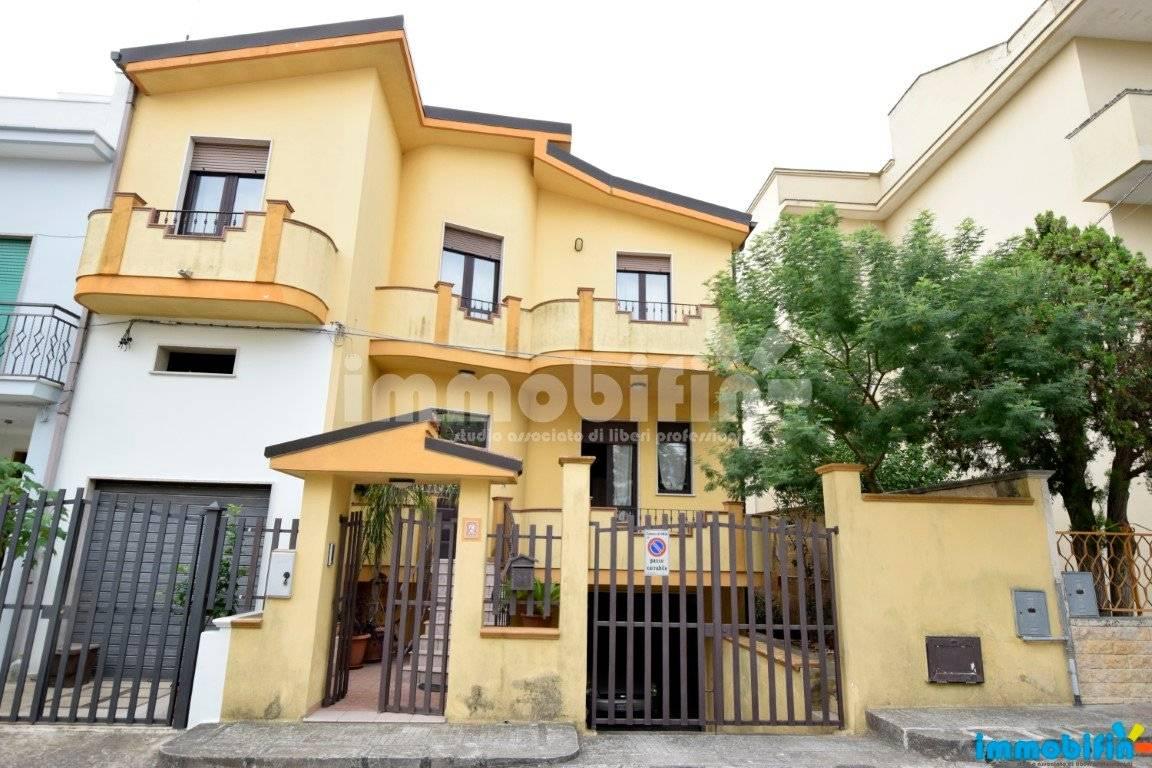 7 rooms Apartment in Oria, Italy No. 122640