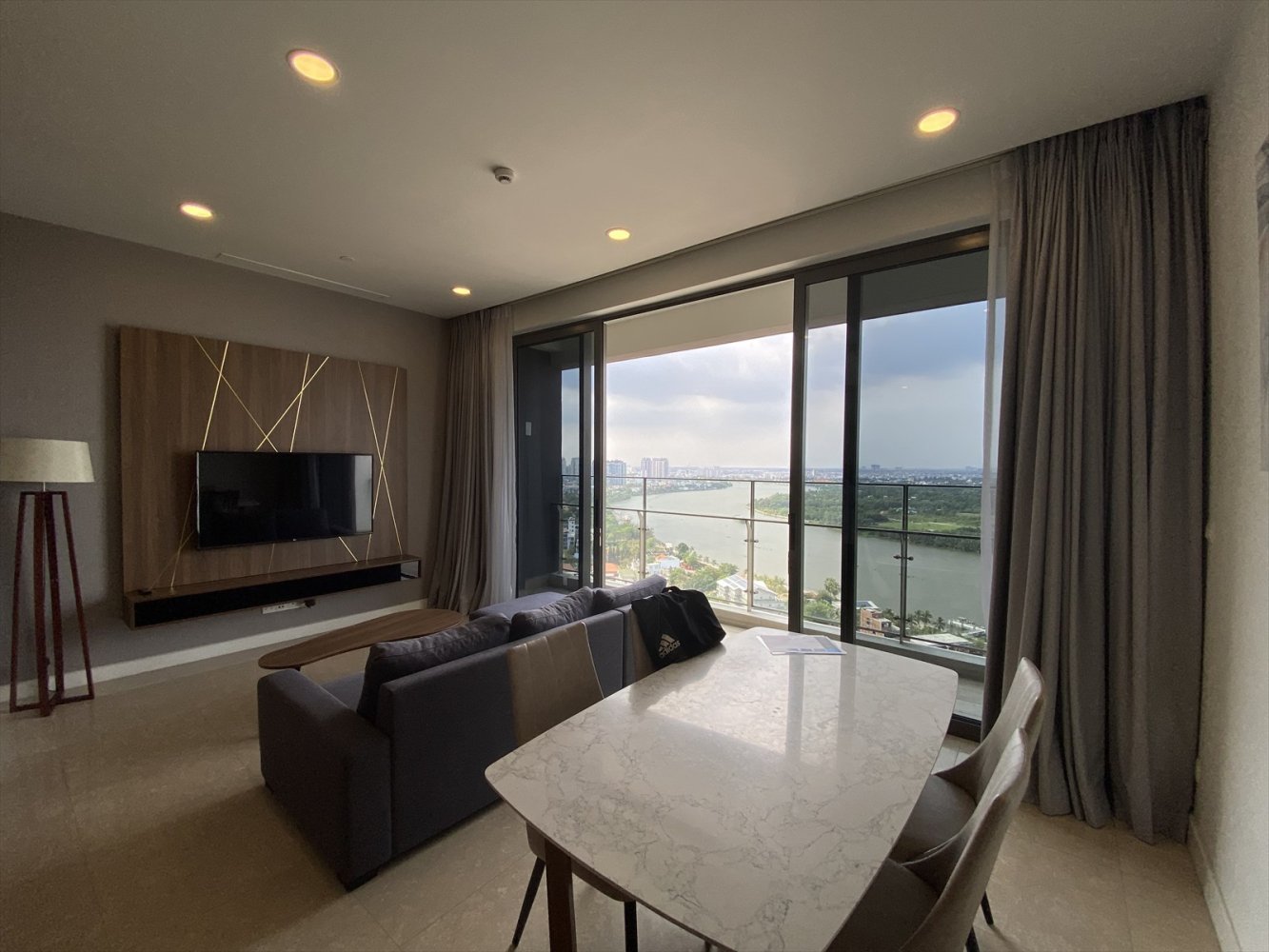 Кондоминиум  с 3 спальнями в Тхудык, Вьетнам № 20410