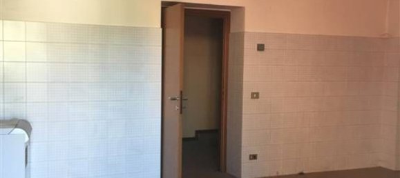 5 rooms Apartment in Ponte dell'Olio, Italy No. 161869 8