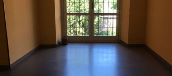 5 rooms Apartment in Ponte dell'Olio, Italy No. 161869 4