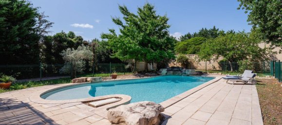 7 bedrooms House in Le Thor, France No. 325497 5