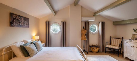 7 bedrooms House in Le Thor, France No. 325497 12