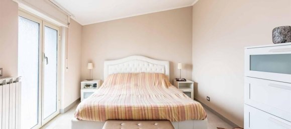 3 rooms Apartment in Rome, Italy No. 26767 12