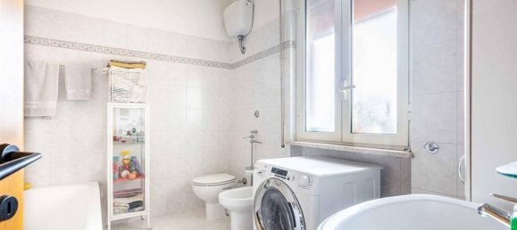 3 rooms Apartment in Rome, Italy No. 26767 17