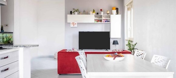 3 rooms Apartment in Rome, Italy No. 26767 10