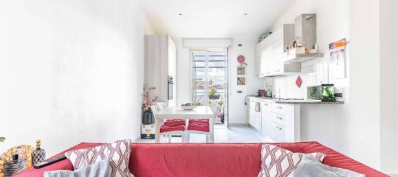 3 rooms Apartment in Rome, Italy No. 26767 5