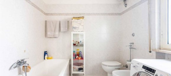 3 rooms Apartment in Rome, Italy No. 26767 56