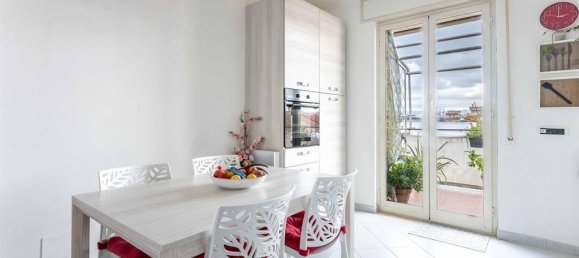 3 rooms Apartment in Rome, Italy No. 26767 41
