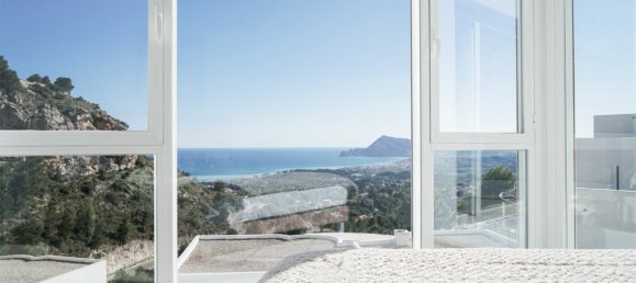 5 bedrooms Villa in Altea, Spain No. 8951 16