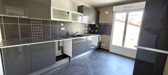 Casa T2 em La Courneuve, France N.º 296342 3