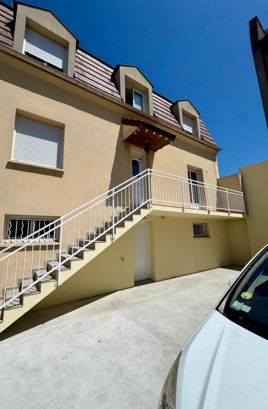 Casa T2 em La Courneuve, France N.º 296342