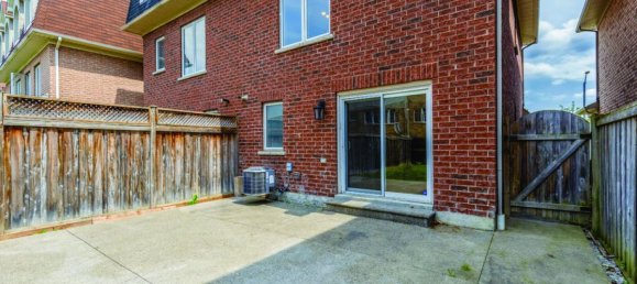 3 bedrooms House in Mississauga, Canada No. 808 2