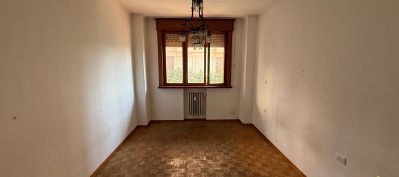 4 rooms Apartment in Parma, Italy No. 301895 16