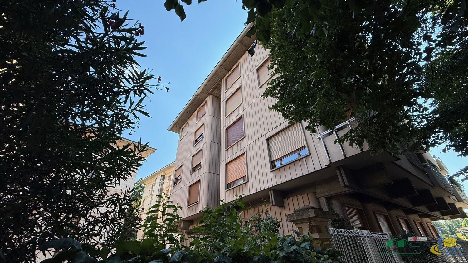 4 rooms Apartment in Parma, Italy No. 301895