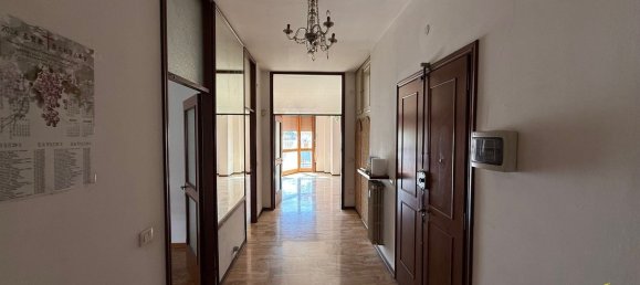 4 rooms Apartment in Parma, Italy No. 301895 9