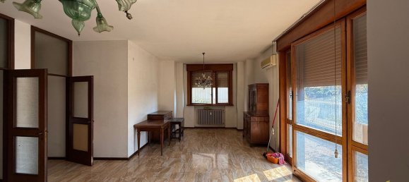 4 rooms Apartment in Parma, Italy No. 301895 12