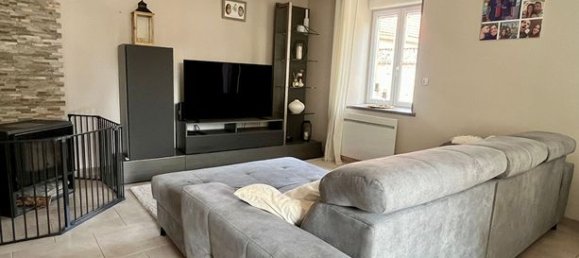 2 Schlafzimmer Haus in Bury, France, Nr. 300594 5