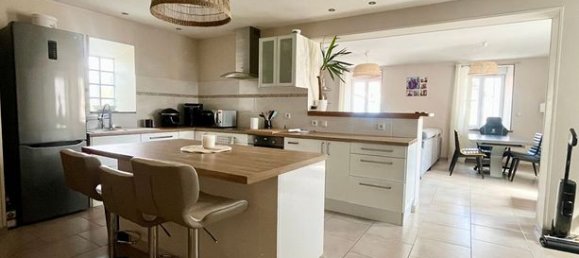 2 Schlafzimmer Haus in Bury, France, Nr. 300594 2