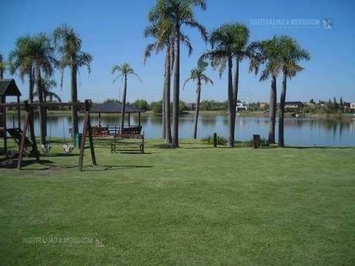  قطعة أرض في Tigre, Argentina رقم 116598