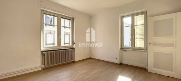 331m² Building in Schiltigheim, France No. 233050 9