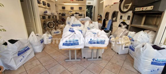 3 rooms Commercial property in Rome, Italy No. 50118 34