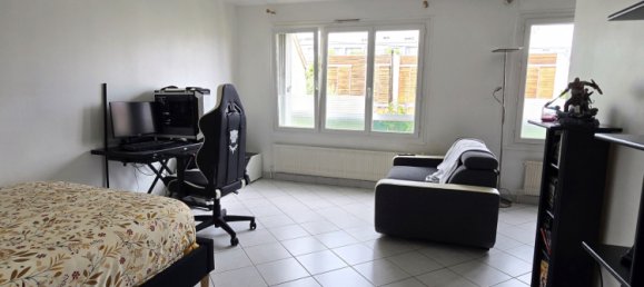 Studio in Bezons, France No. 348001 5