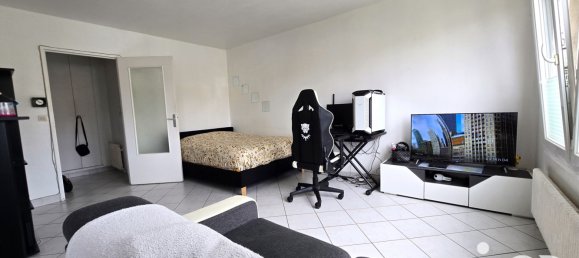 Studio in Bezons, France No. 348001 3