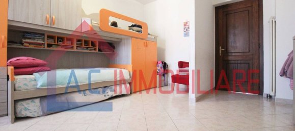 Apartamento de 2 dormitorios en Varano Borghi, Italy No. 378780 11