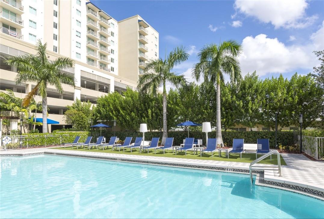 2 bedrooms Commercial property for rent in Miami, Miami-Dade, Florida, USA № 614003