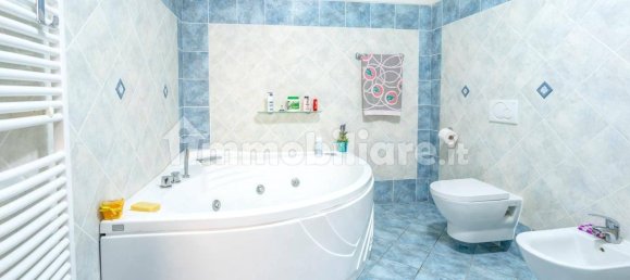 2 Schlafzimmer Haus in Massa, Italy, Nr. 62090 7