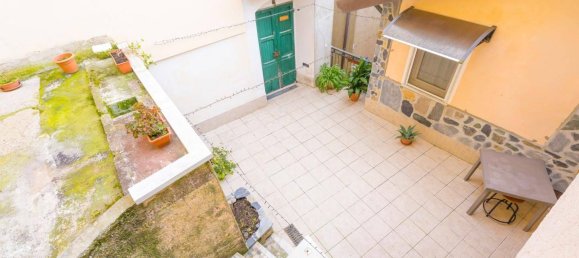 2 Schlafzimmer Haus in Massa, Italy, Nr. 62090 20