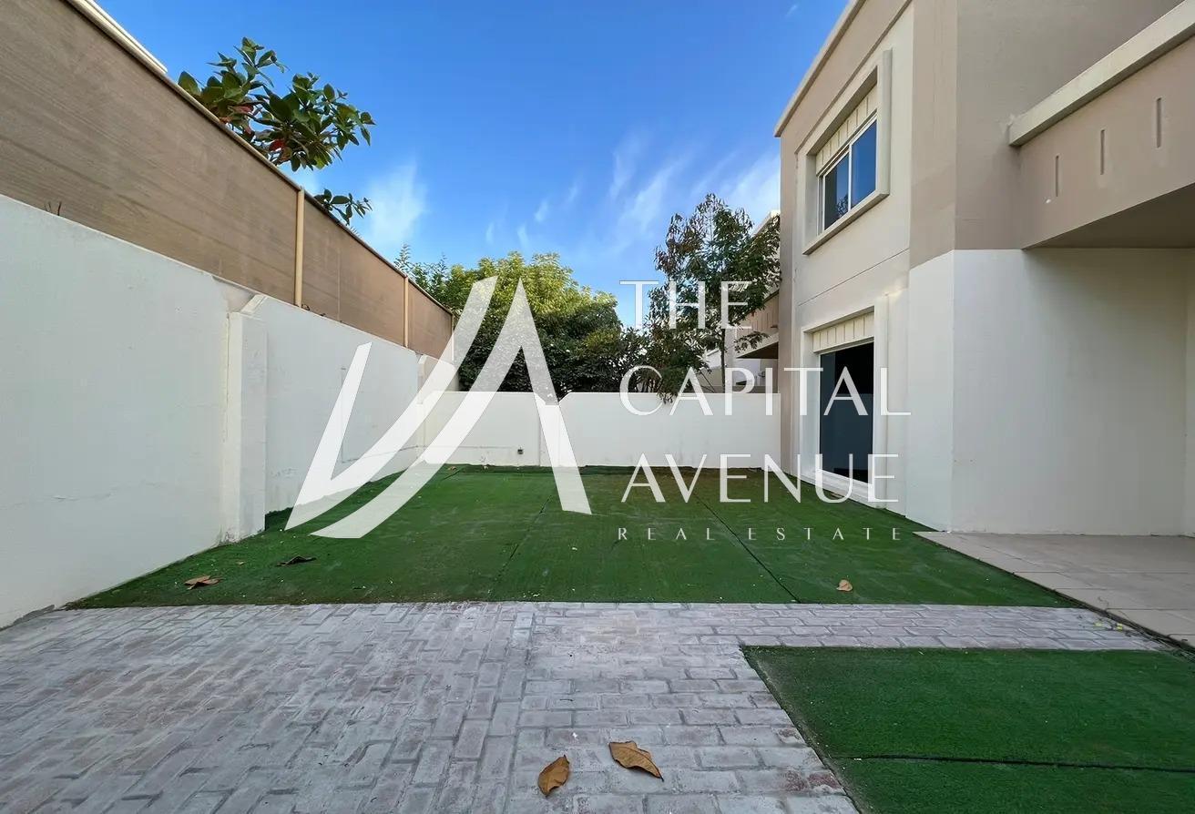 4 bedrooms Villa in Al Reef, UAE No. 23320