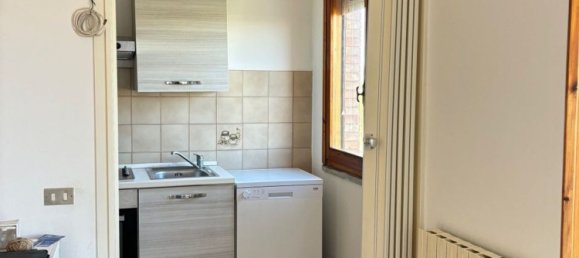 4 rooms Apartment in Vinci, Italy No. 85024 7