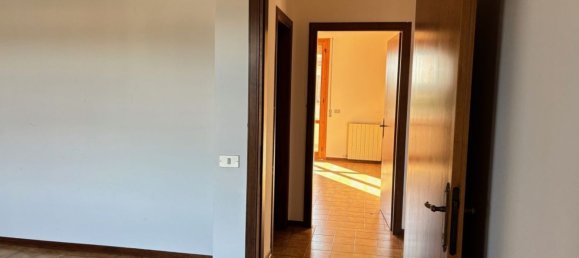 4 rooms Apartment in Vinci, Italy No. 85024 3