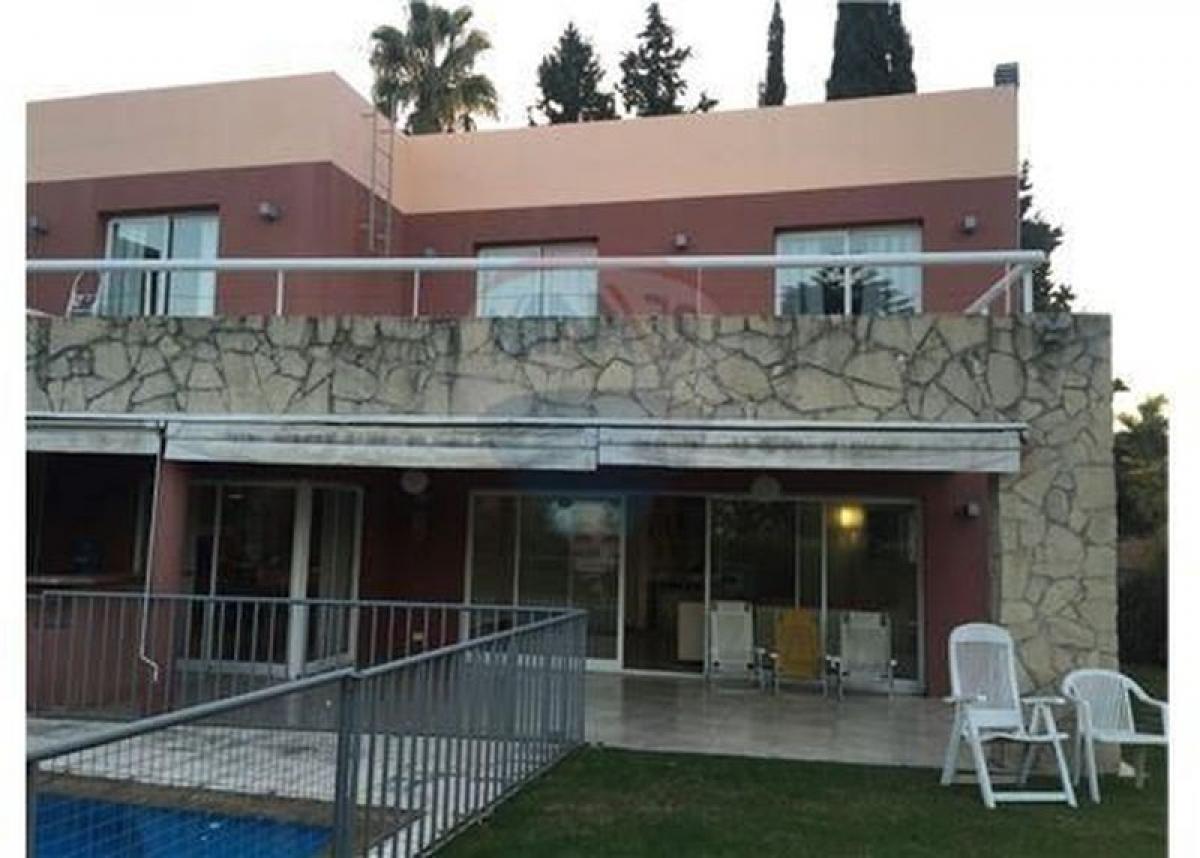 3 bedrooms House in Escobar, Argentina No. 20031