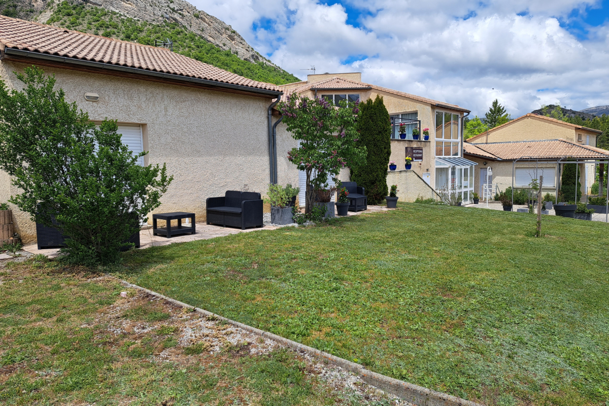 16 rooms House in Sisteron, France No. 322618
