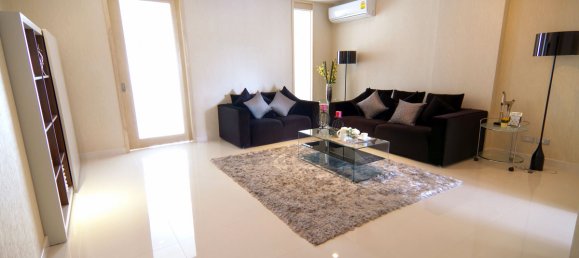 1 bedroom Condo in Pattaya, Thailand No. 1555 3