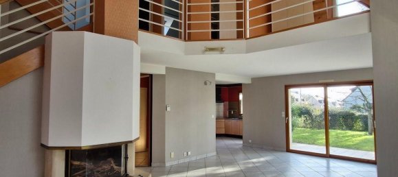 3 bedrooms Villa in Cesson-Sevigne, France No. 349447 9